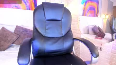 Dark online show from June 12, 3:38 am