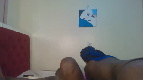 Snapshot of dark_divah chatting on March 28, 6:24 am Divah online show from March 28, 6:24 am