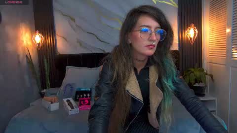 dark_dominika online show from June 11, 1:09 pm