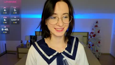 Lola online show from December 27, 3:59 pm