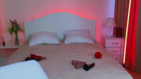 Lola online show from May 24, 1:43 am