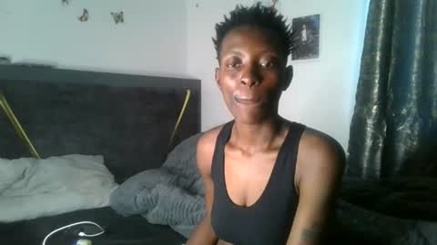dark_mellanin online show from June 15, 11:56 am