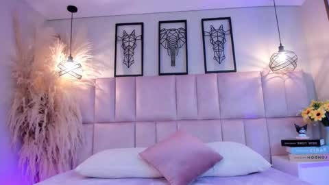 Snapshot of dark_nina_ chatting on October 2, 3:24 am Nina online show from October 2, 3:24 am