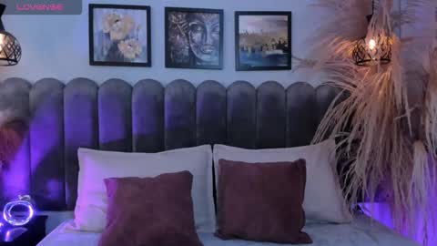 Snapshot of dark_nina_ chatting on October 22, 3:29 am Nina online show from October 22, 3:29 am