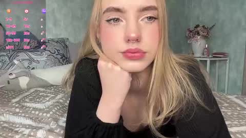 Snapshot of dark_side1213 chatting on October 9, 7:50 am Darkside online show from October 9, 7:50 am