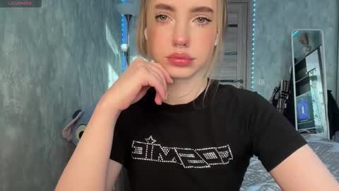 Snapshot of dark_side1213 chatting on November 17, 7:03 am Darkside online show from November 17, 7:03 am