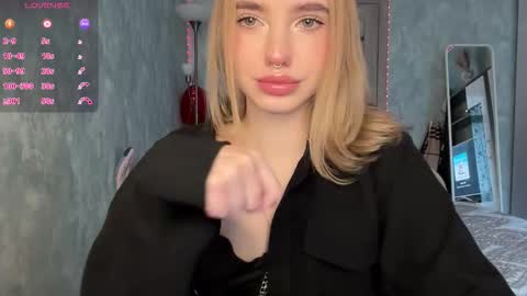 Snapshot of dark_side1213 chatting on November 20, 7:52 am Darkside online show from November 20, 7:52 am