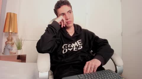 dark_sun333 online show from September 30, 9:42 pm