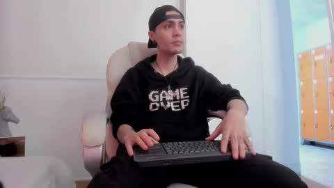 dark_sun333 online show from November 30, 9:30 pm