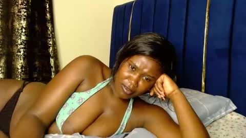 Snapshot of dark_tiffany chatting on October 14, 11:05 pm Tiff online show from October 14, 11:05 pm