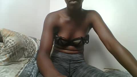 Snapshot of darkberrie chatting on December 5, 5:20 pm Darkberry online show from December 5, 5:20 pm