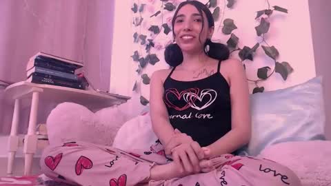  Candy   online show from October 18, 8:09 pm