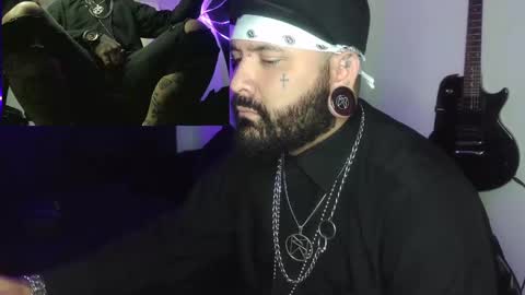 Snapshot of darkclothes chatting on December 25, 3:08 am darkclothes online show from December 25, 3:08 am