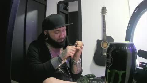 Snapshot of darkclothes chatting on January 8, 4:23 am darkclothes online show from January 8, 4:23 am