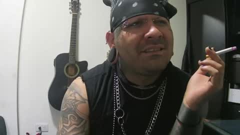 Snapshot of darkclothes chatting on January 22, 2:04 am darkclothes online show from January 22, 2:04 am