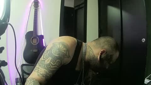 Snapshot of darkclothes chatting on February 8, 5:08 am darkclothes online show from February 8, 5:08 am