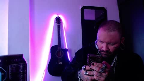 Snapshot of darkclothes chatting on February 13, 12:00 pm darkclothes online show from February 13, 12:00 pm