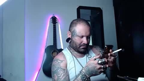 Snapshot of darkclothes chatting on February 15, 2:37 am darkclothes online show from February 15, 2:37 am