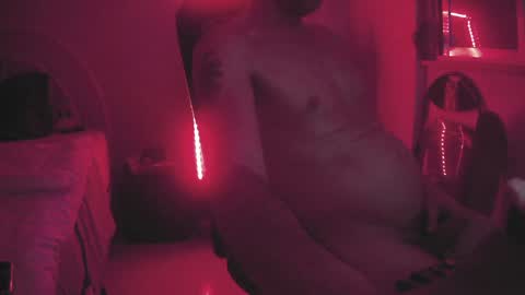 Snapshot of darkdance chatting on January 5, 9:03 pm freak soul online show from January 5, 9:03 pm