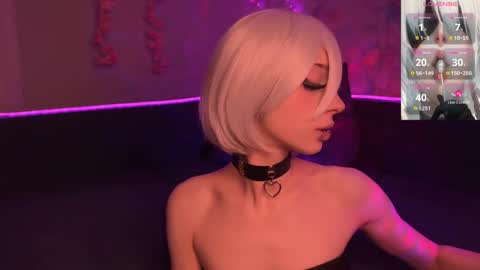 Snapshot of darkfirenight chatting on February 20, 11:38 pm Yuu online show from February 20, 11:38 pm