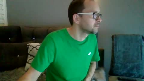 Snapshot of darkhaired34 chatting on January 5, 7:17 pm darkhaired34 online show from January 5, 7:17 pm