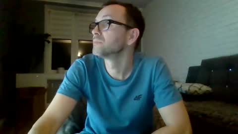 Snapshot of darkhaired34 chatting on February 8, 9:04 pm darkhaired34 online show from February 8, 9:04 pm