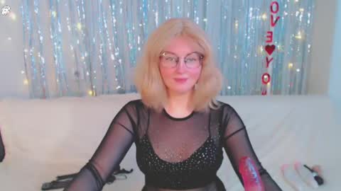 Kelly online show from February 27, 8:28 am