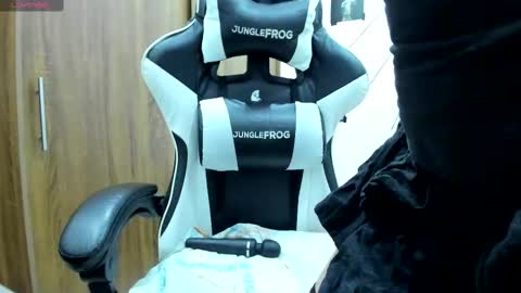 Snapshot of darkkittenuwu chatting on March 9, 10:41 pm Hi Im Yuri independent modelhelp me get my 111 hands upuwu online show from March 9, 10:41 pm