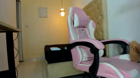 darkknightx01 online show from October 4, 1:14 am