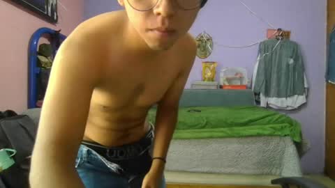 Snapshot of darknex_ chatting on May 8, 9:42 pm Jose Ian online show from May 8, 9:42 pm