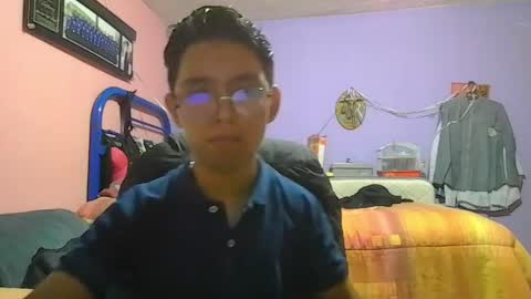 Snapshot of darknex_ chatting on June 1, 3:19 am Jose Ian online show from June 1, 3:19 am