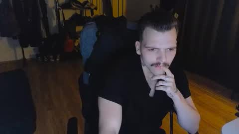 Snapshot of darknovelclown chatting on March 19, 9:30 pm darknovelclown online show from March 19, 9:30 pm