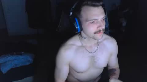 Snapshot of darknovelclown chatting on March 24, 1:54 am darknovelclown online show from March 24, 1:54 am