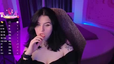 Snapshot of darksh1ne chatting on September 25, 6:28 am Shine online show from September 25, 6:28 am