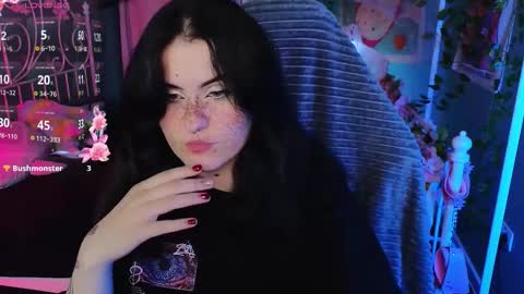 Snapshot of darksh1ne chatting on October 29, 6:04 am Shine online show from October 29, 6:04 am