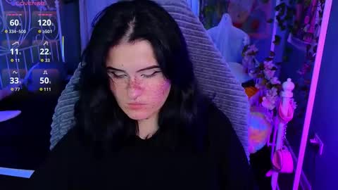 Snapshot of darksh1ne chatting on November 4, 6:01 am Shine online show from November 4, 6:01 am