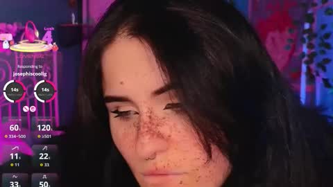 Snapshot of darksh1ne chatting on November 21, 6:34 am Shine online show from November 21, 6:34 am