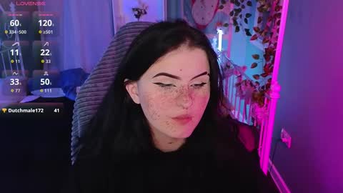 Snapshot of darksh1ne chatting on November 29, 6:05 am Shine online show from November 29, 6:05 am