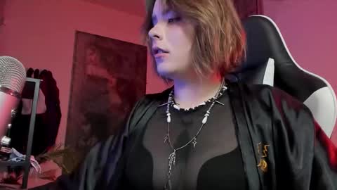 Miss Tailor  online show from October 27, 3:49 pm