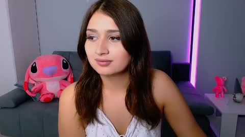 Amelie online show from June 2, 4:20 pm