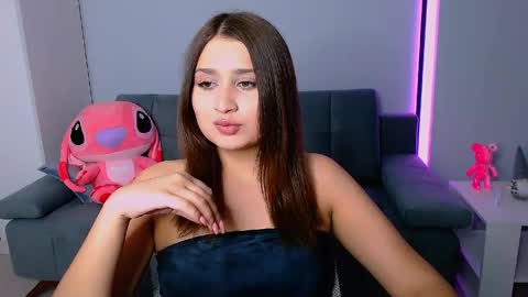 Amelie online show from June 8, 4:07 pm