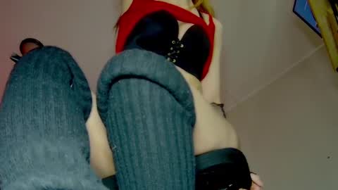 Snapshot of darkskullmistress chatting on January 13, 6:27 am roseredgoddess online show from January 13, 6:27 am