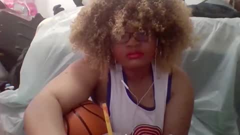 Snapshot of darksundaze chatting on April 11, 1:54 am DarkSundaze online show from April 11, 1:54 am