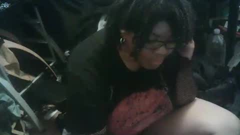Snapshot of darksundaze chatting on June 4, 9:54 pm DarkSundaze online show from June 4, 9:54 pm