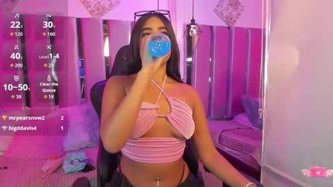 Darla santos  online show from October 20, 7:47 pm