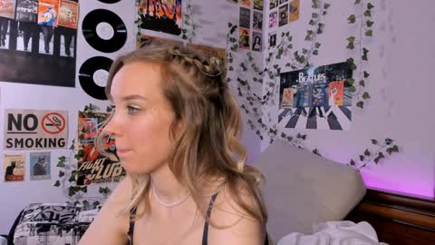 lina online show from December 8, 3:21 am