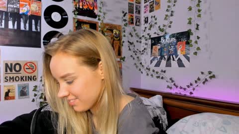 lina online show from December 13, 3:27 am