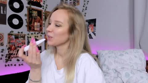 lina online show from December 27, 3:09 am