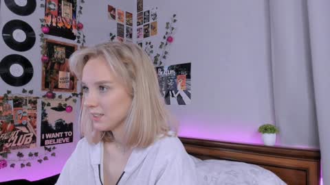 lina online show from January 18, 11:33 pm