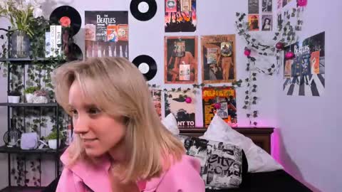 lina online show from March 2, 9:01 pm